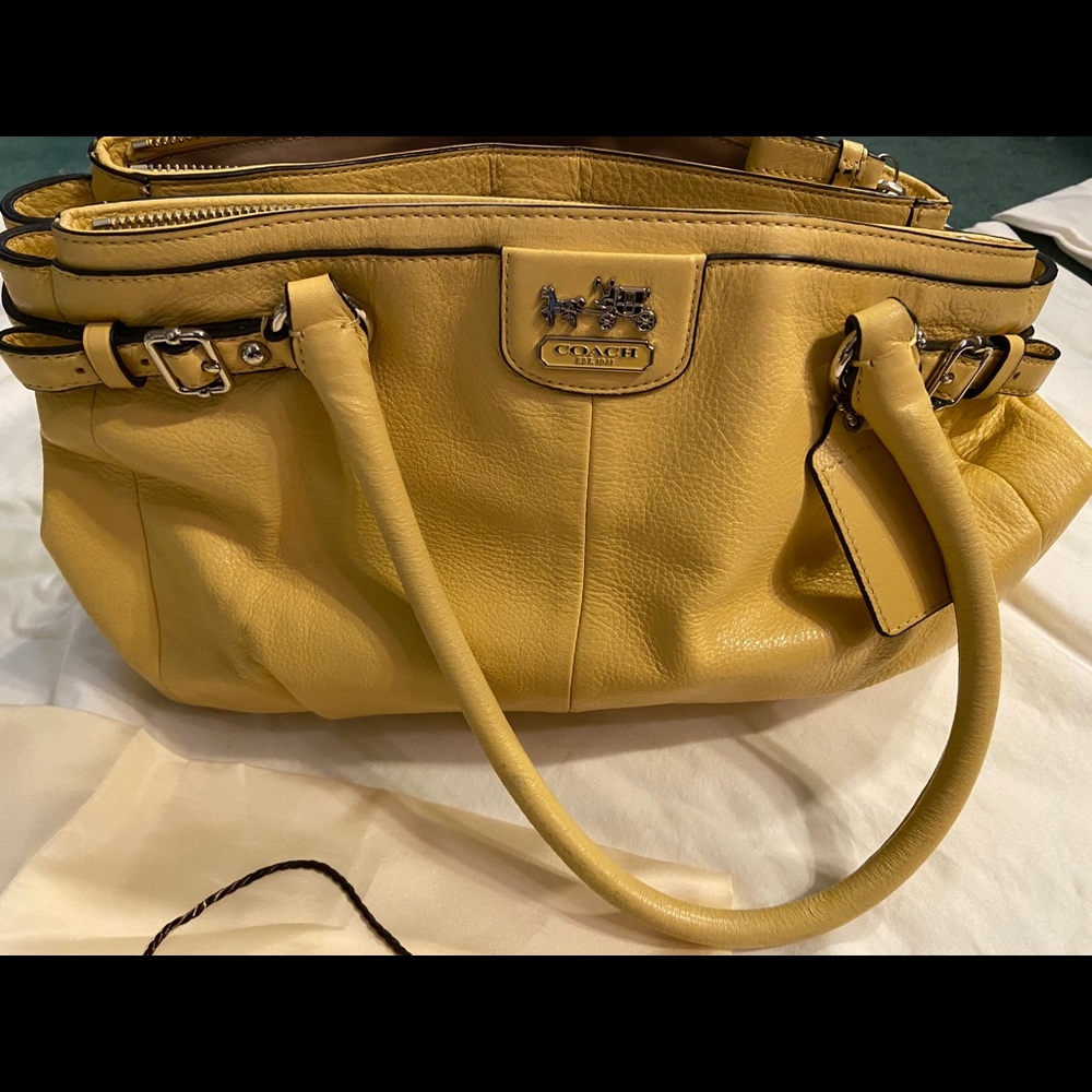 Coach Leather yellow bag- never used!!!